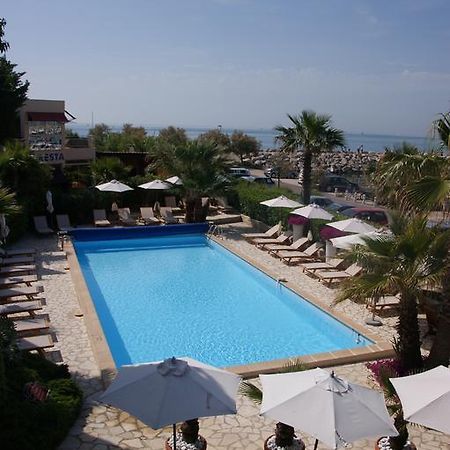 Hotel Azur Bord De Mer Ла-Гранд-Мот Экстерьер фото