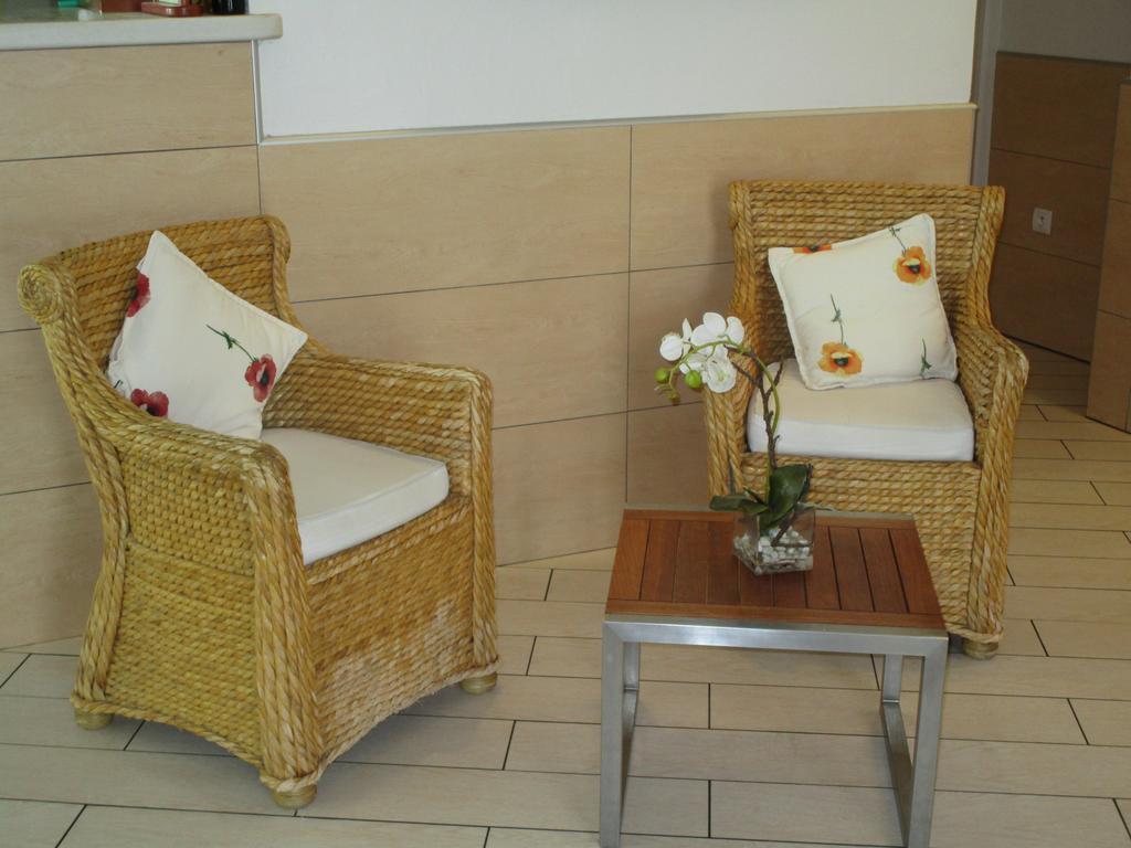 Hotel Azur Bord De Mer Ла-Гранд-Мот Экстерьер фото